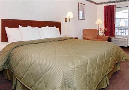 Baymont By Wyndham Gallatin Room photo